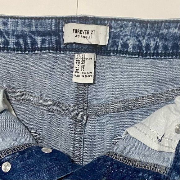 Forever 21 Button Front Size 28 Denim Blue Jean Shorts with Frayed Hem - Picture 4 of 6